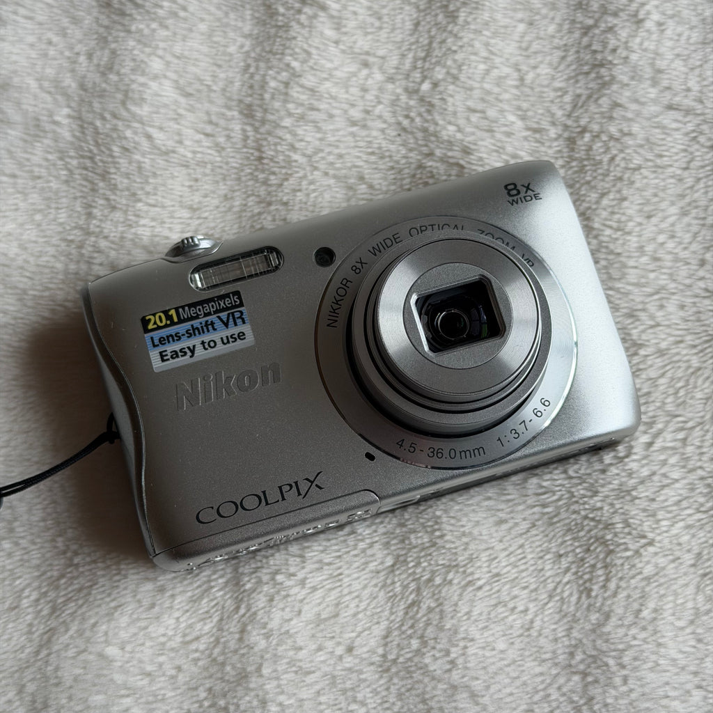 Nikon Coolpix S3700