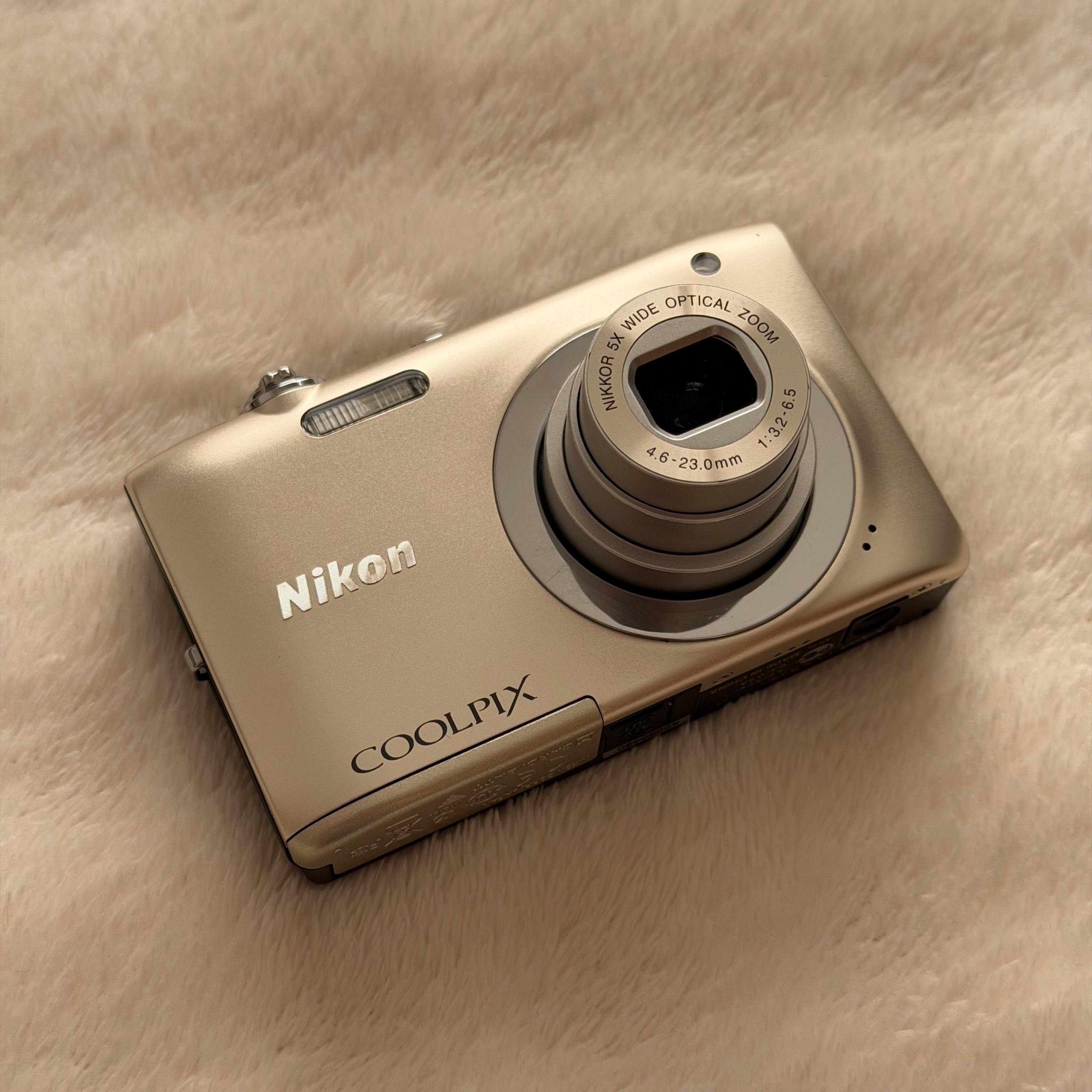 Nikon Coolpix S2600 | (con caja)
