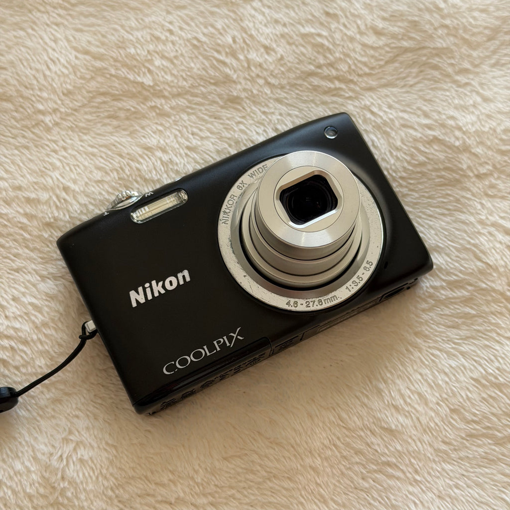 Nikon Coolpix S2700 | (con caja)