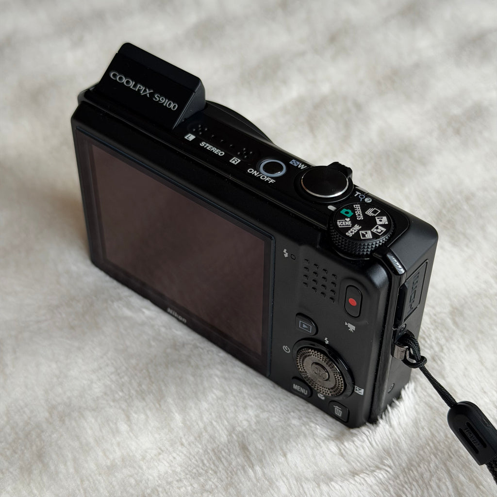 Nikon Coolpix S9100