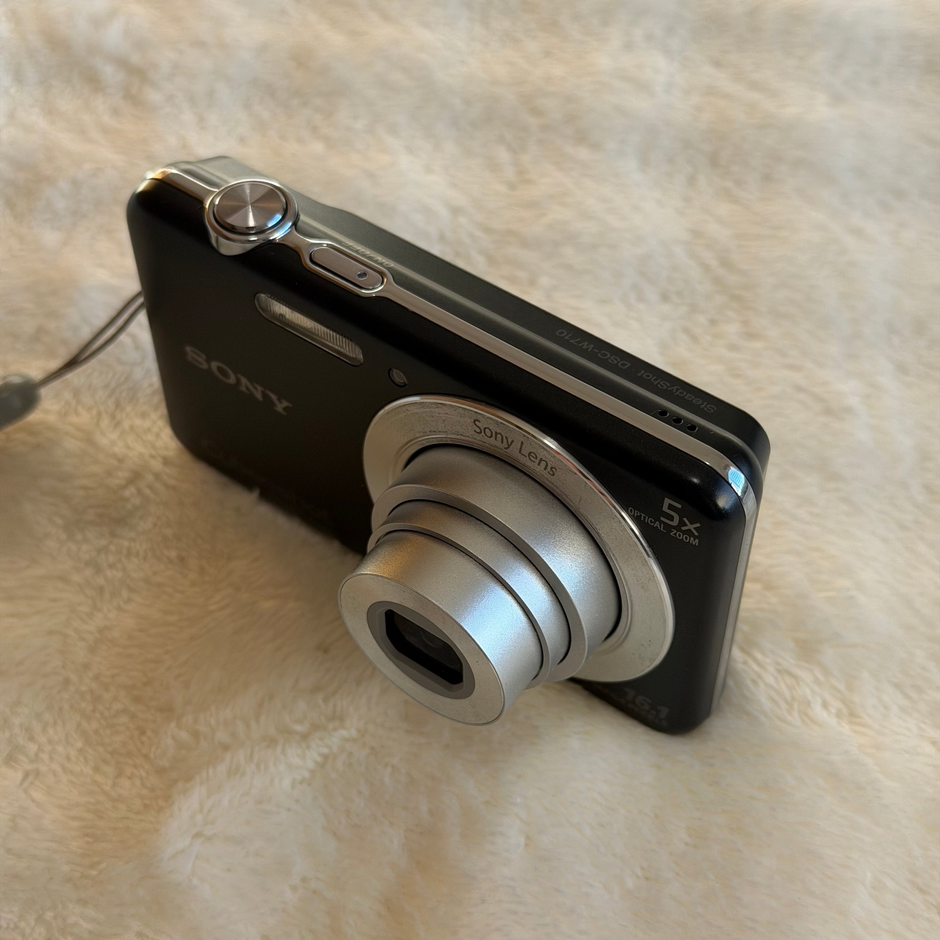 Sony Cybershot DSC-W710