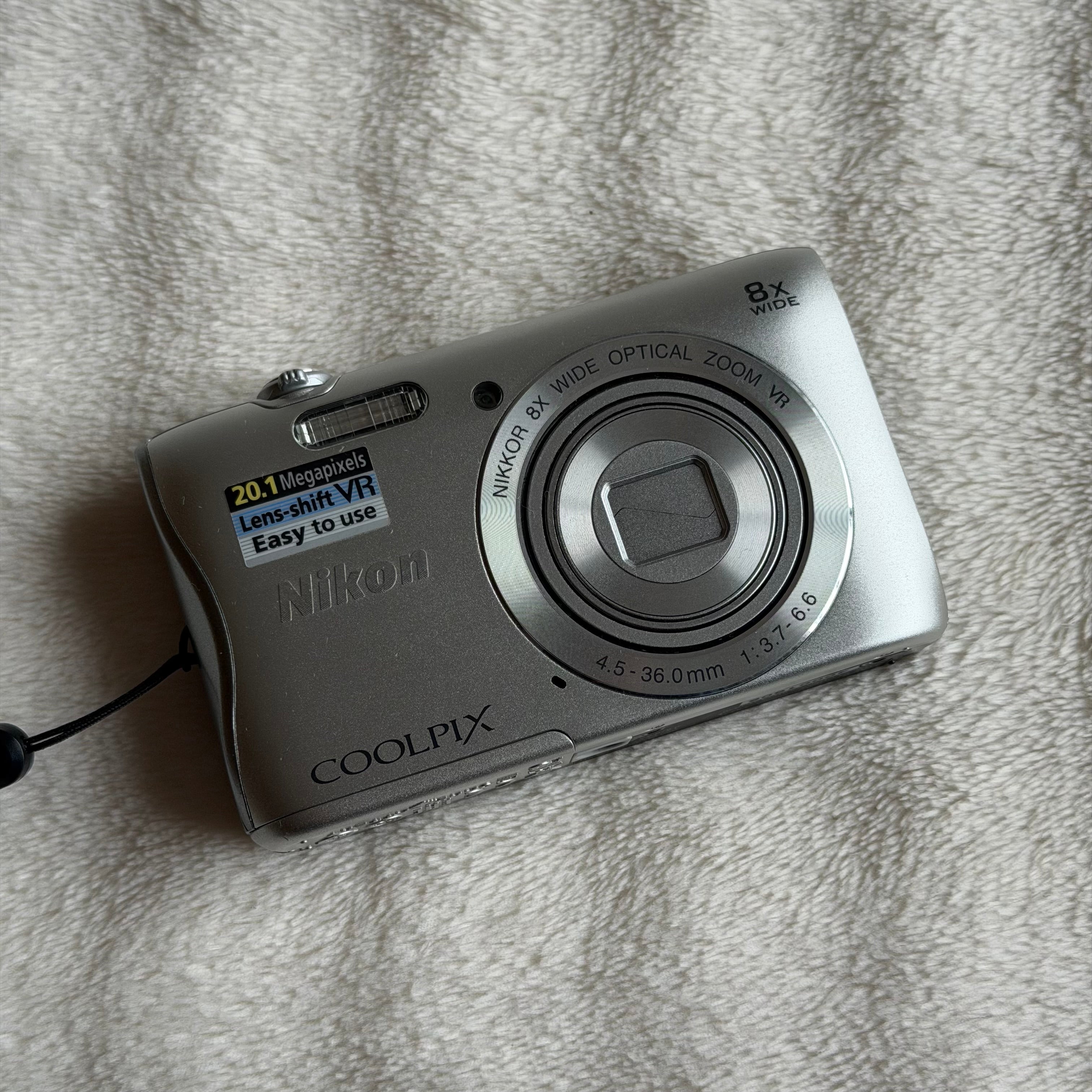 Nikon Coolpix S3700
