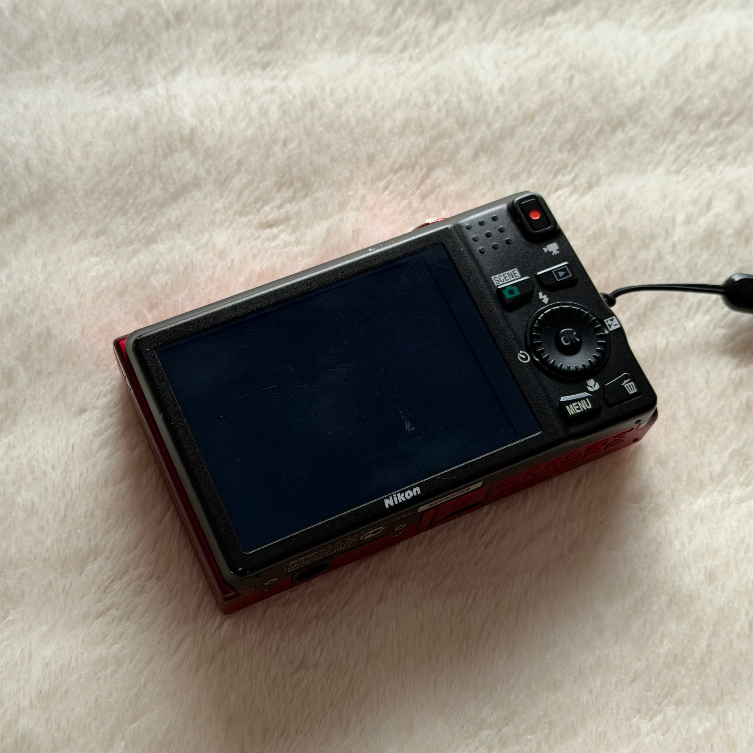 Nikon Coolpix S6200 | (con caja)