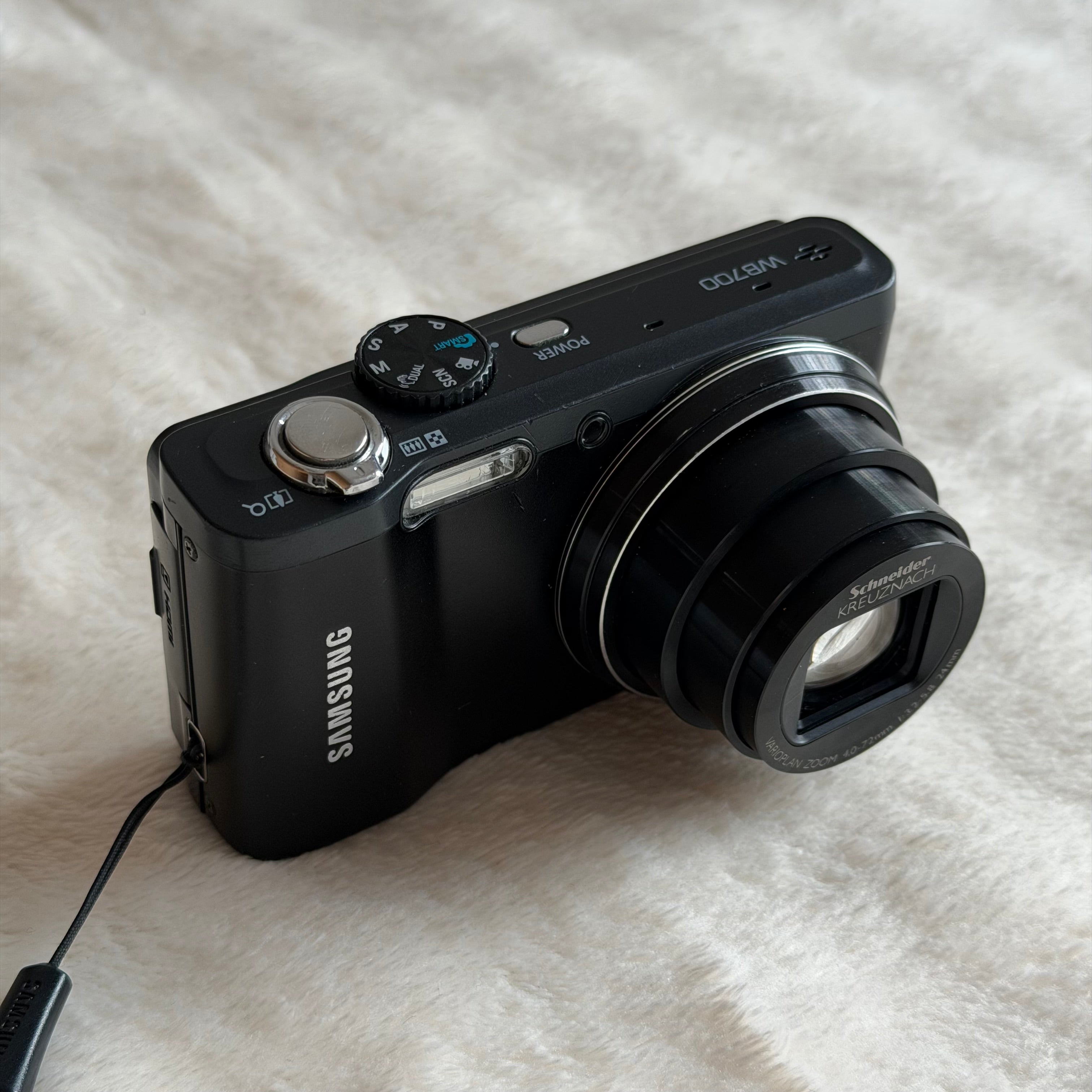 Samsung WB700
