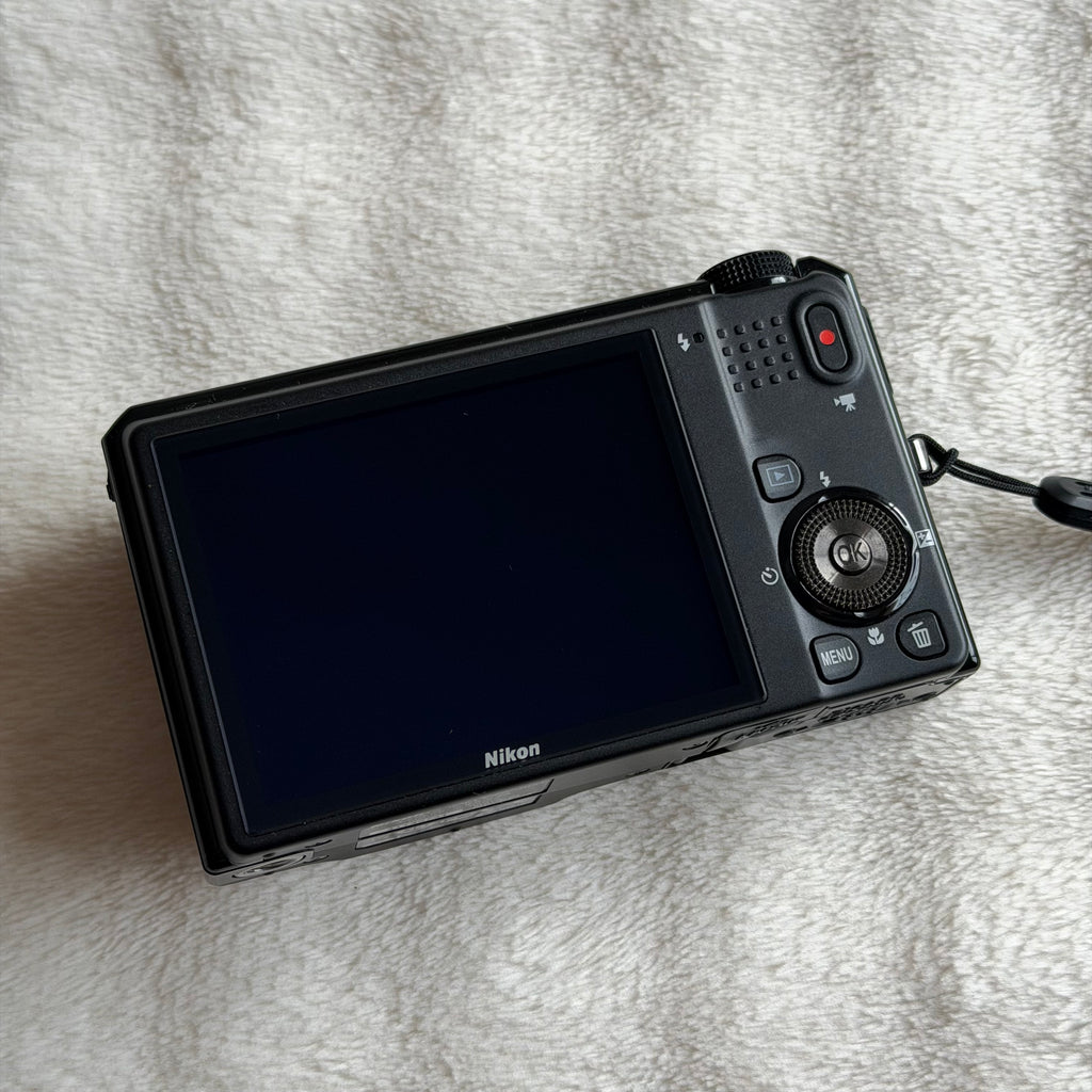 Nikon Coolpix S9100