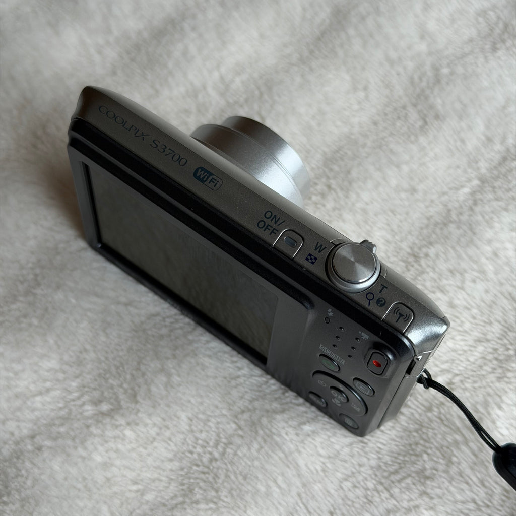 Nikon Coolpix S3700