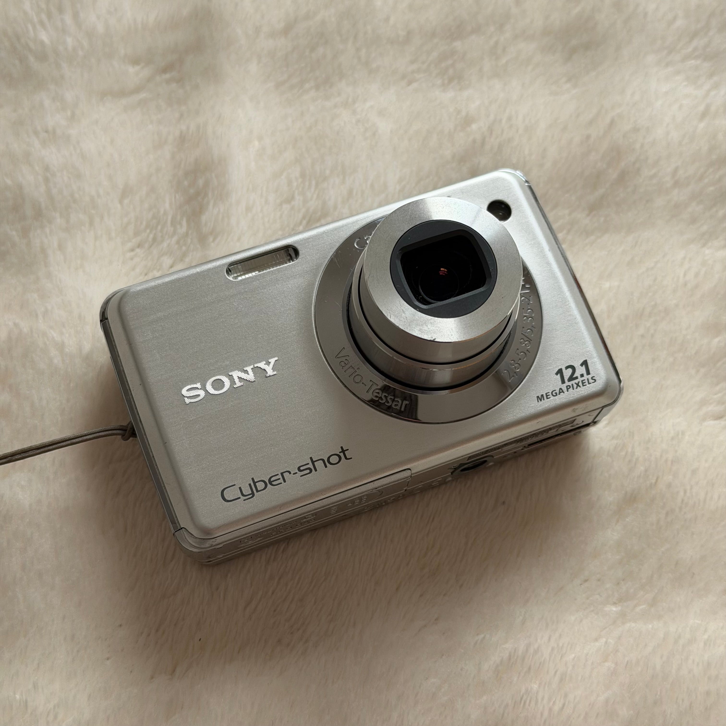 Sony Cyber-shot DSC-W210