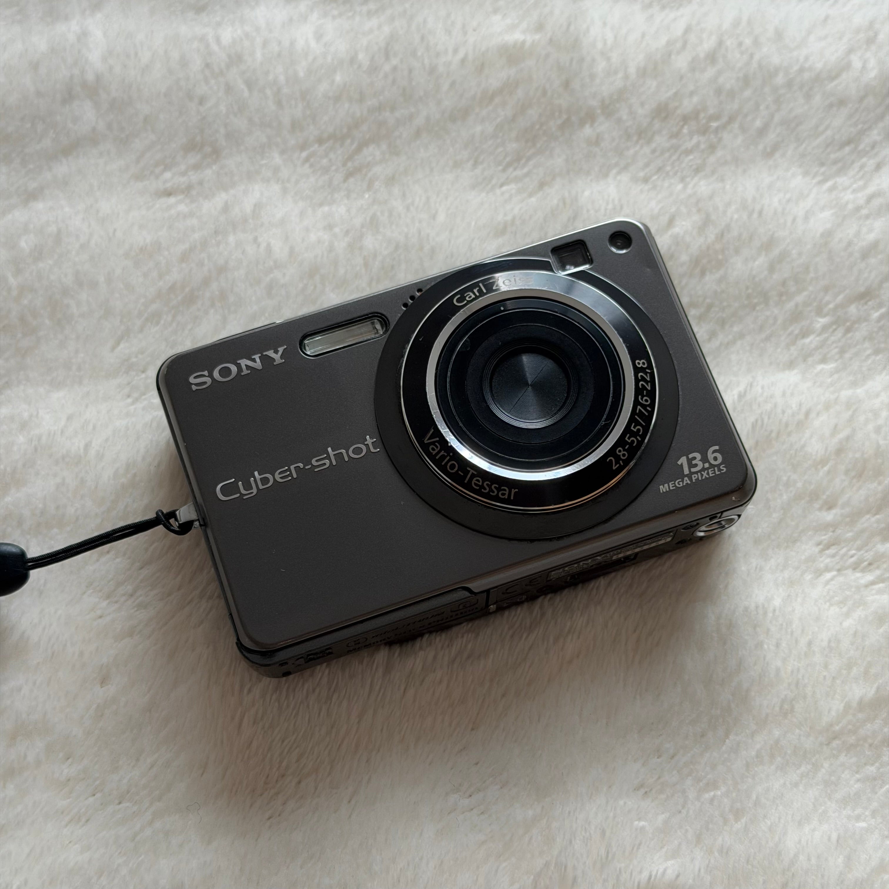 Sony Cyber-shot DSC-W300