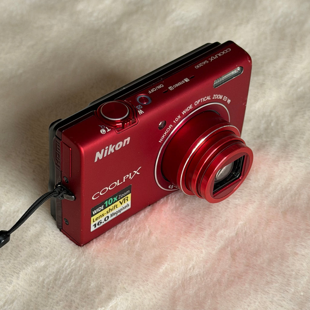 Nikon Coolpix S6200 | (con caja)