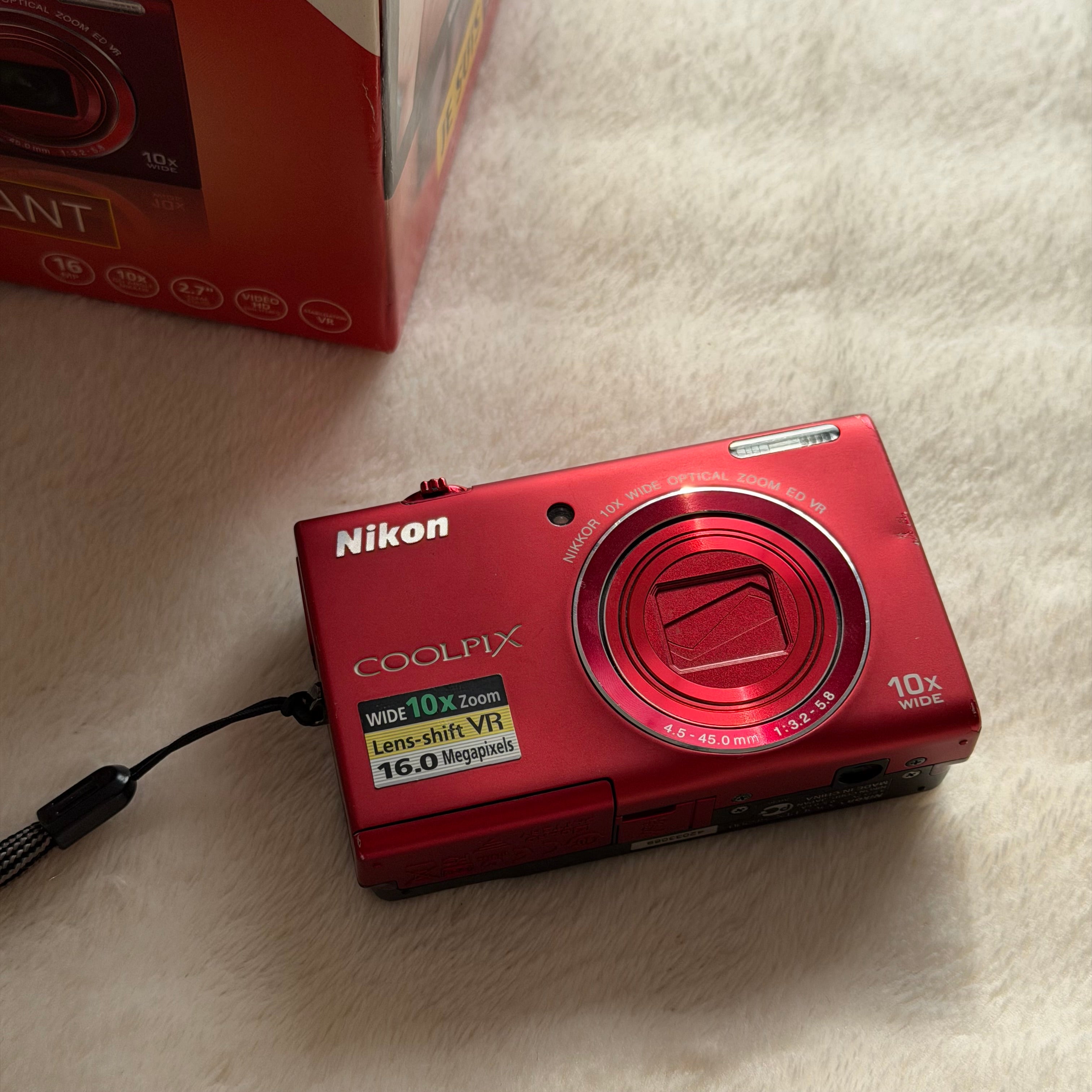 Nikon Coolpix S6200 | (con caja)