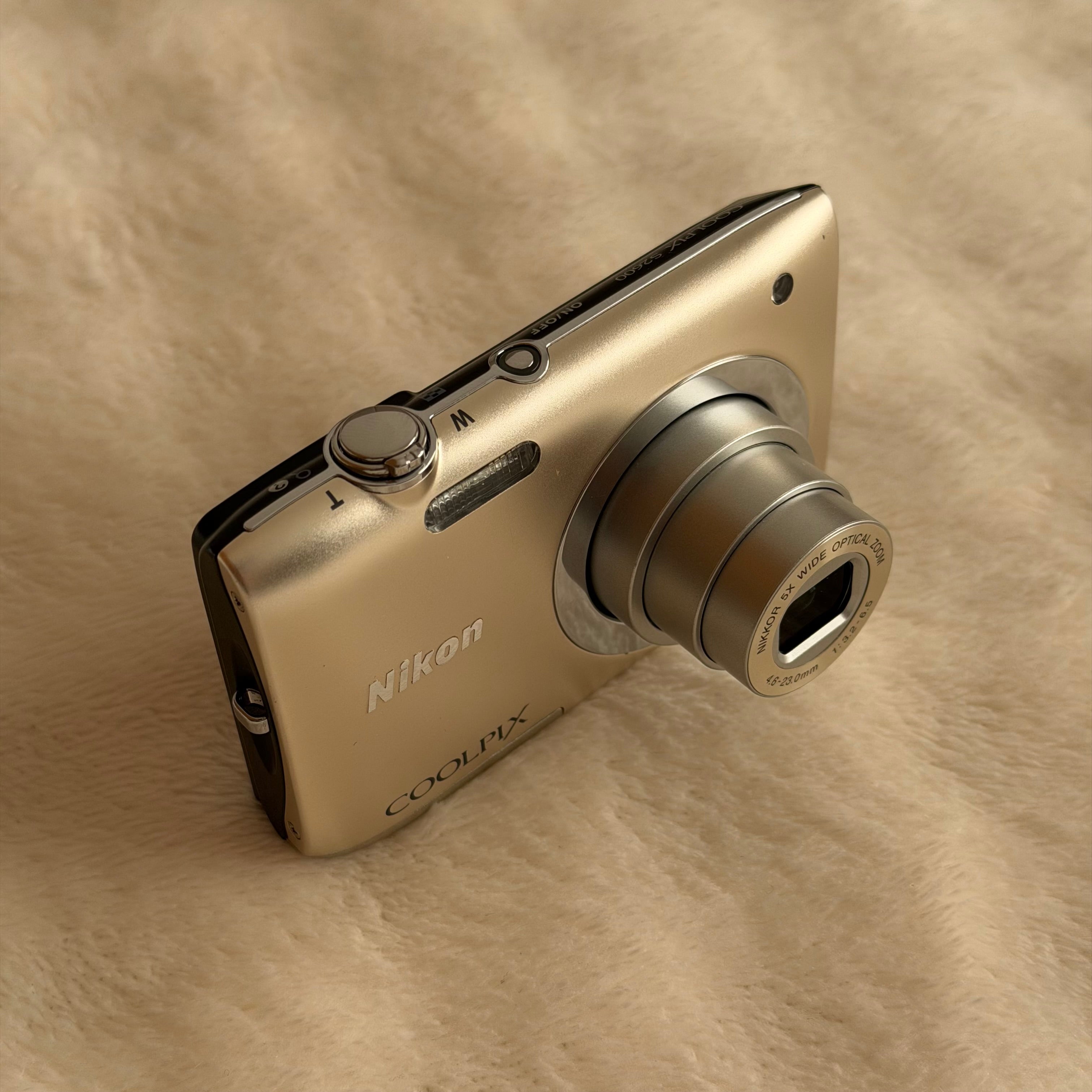 Nikon Coolpix S2600 | (con caja)