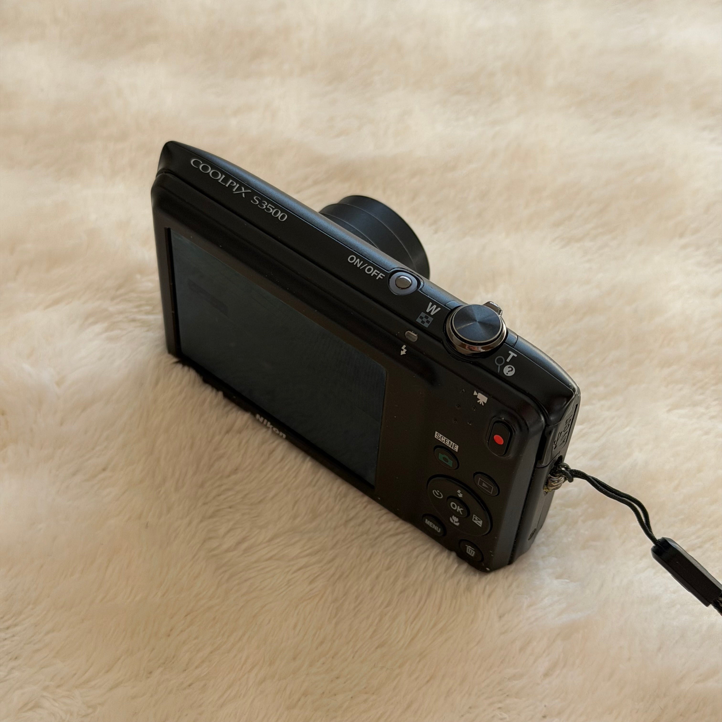 Nikon Coolpix S3500 | (con caja)