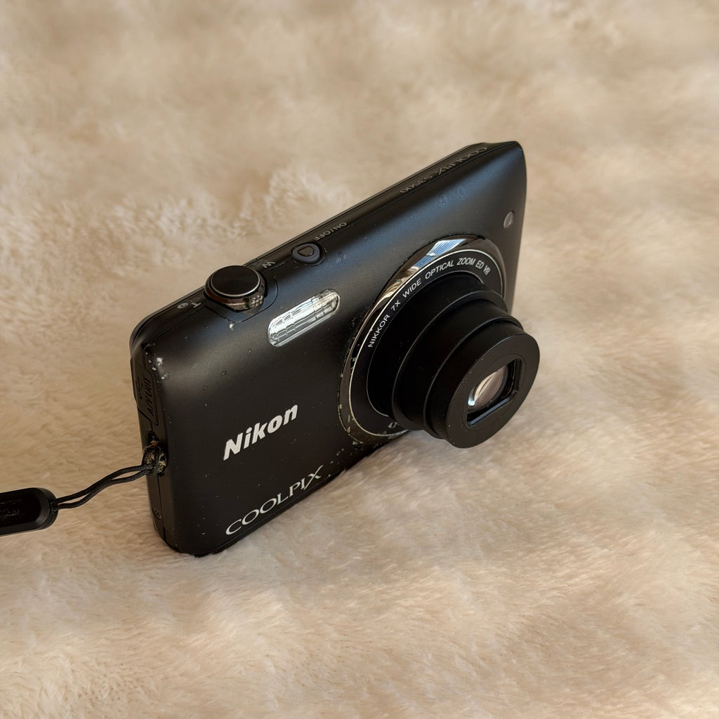 Nikon Coolpix S3500 | (con caja)