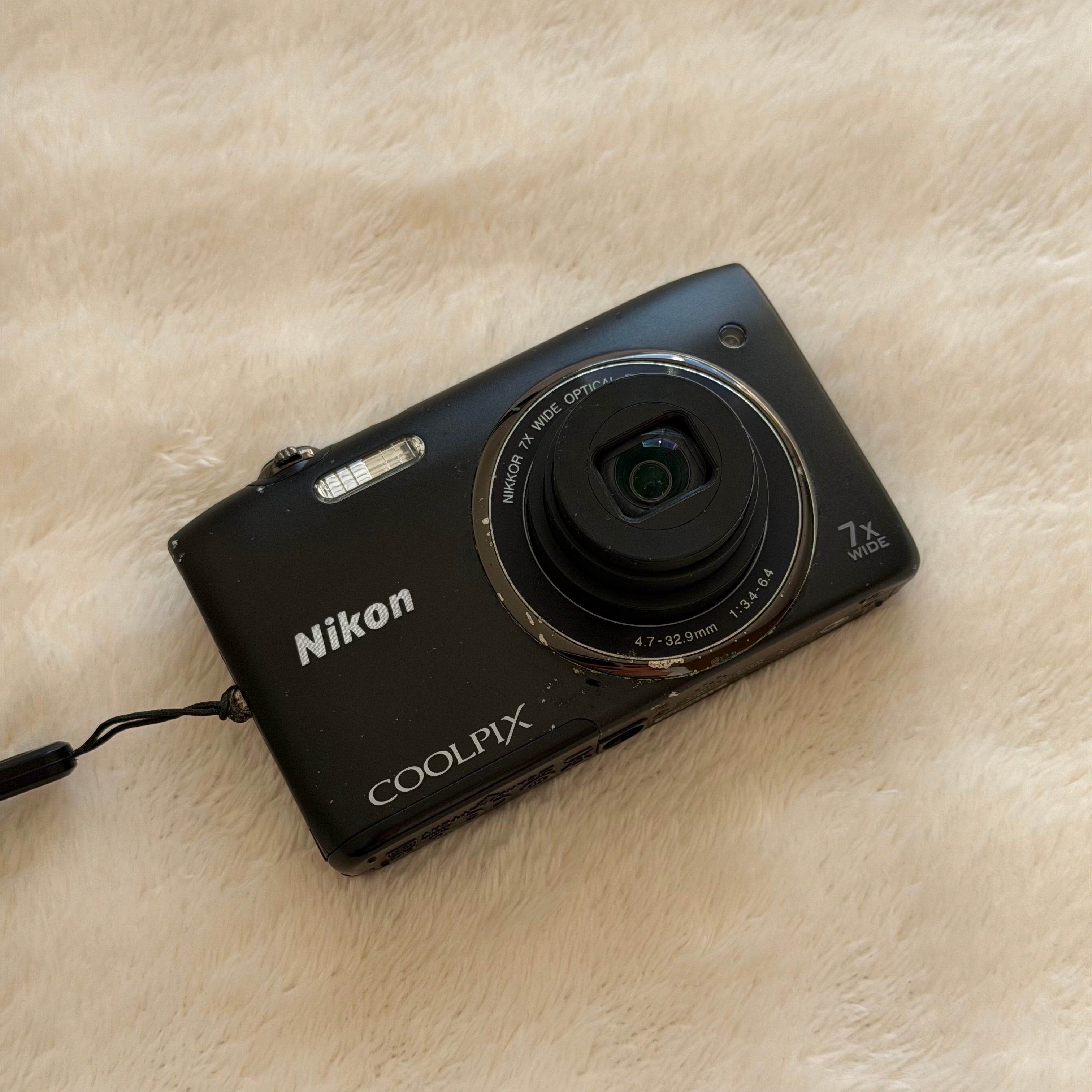 Nikon Coolpix S3500 | (con caja)