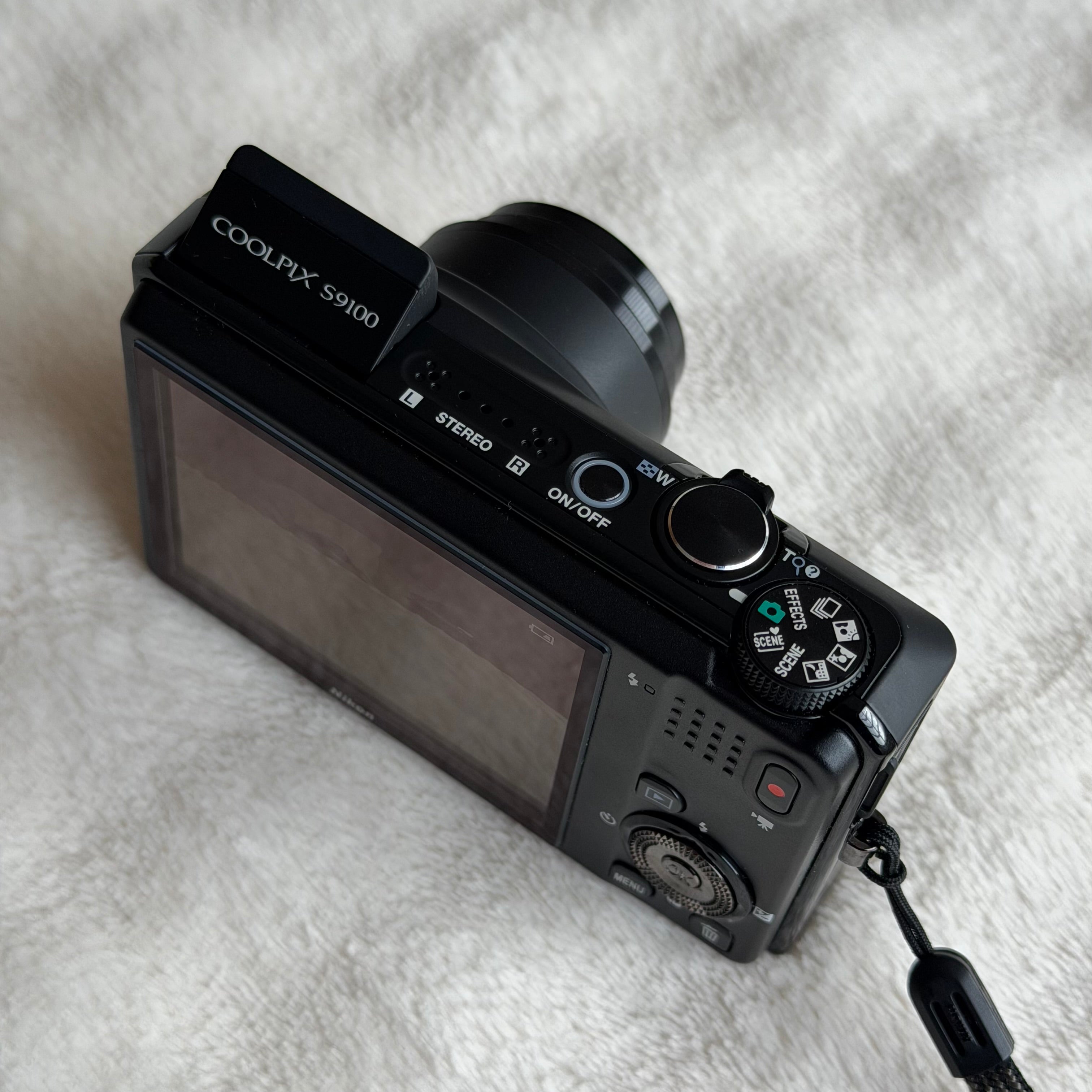 Nikon Coolpix S9100