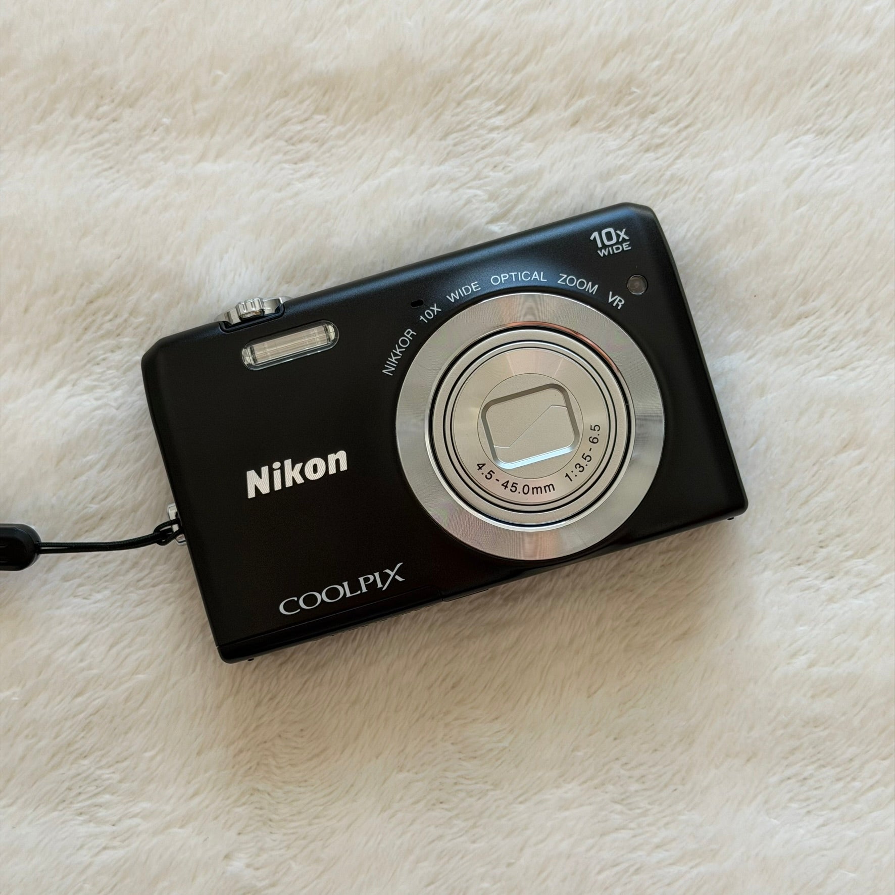 Nikon Coolpix S6700