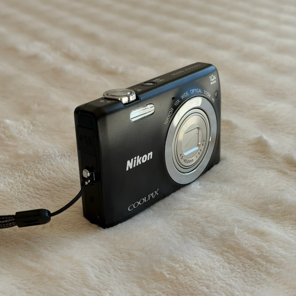 Nikon Coolpix S6700