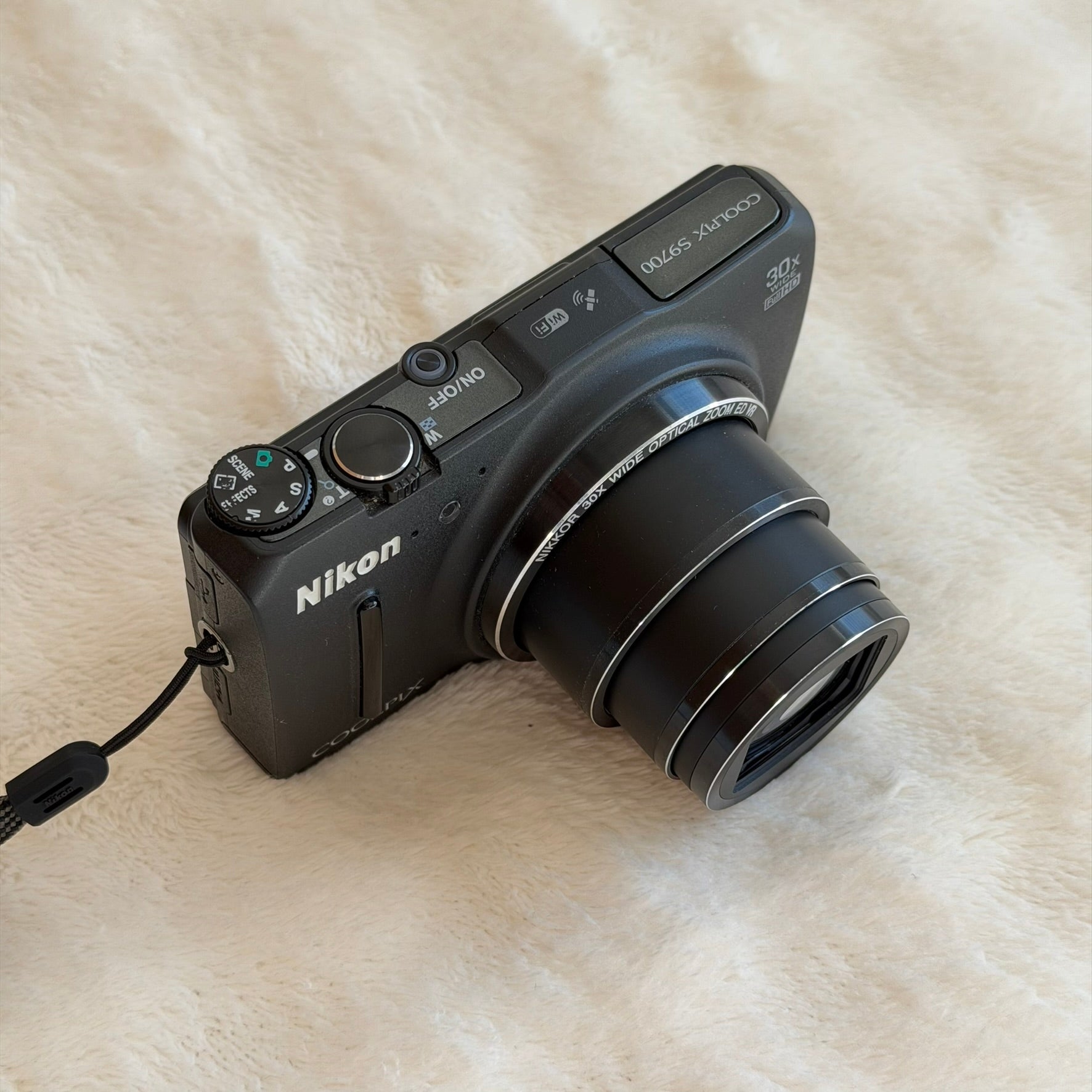 Nikon Coolpix S9700