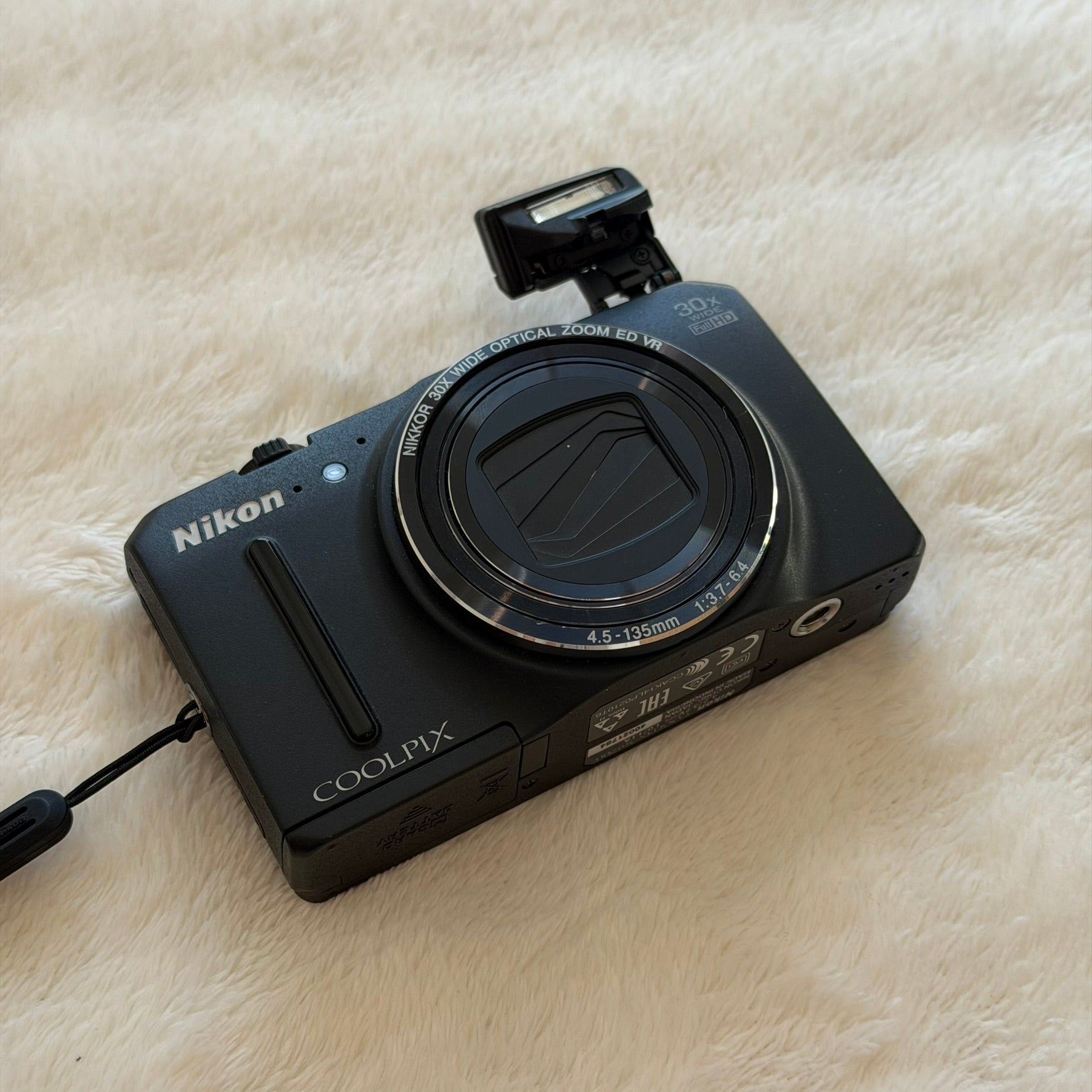 Nikon Coolpix S9700